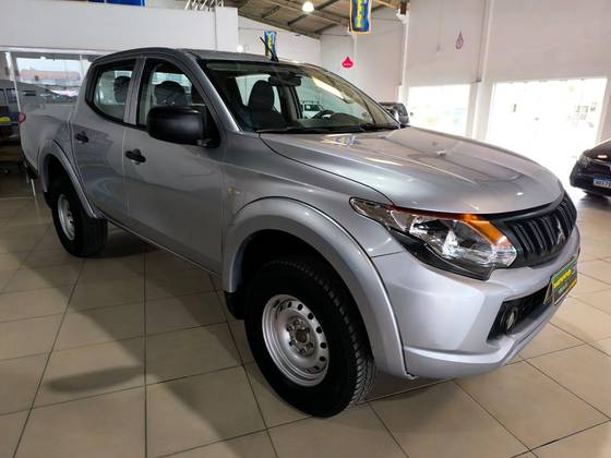 MITSUBISHI L200 TRITON 2.4 16V TURBO DIESEL OUTDOOR GLX CD 4X4 MANUAL
